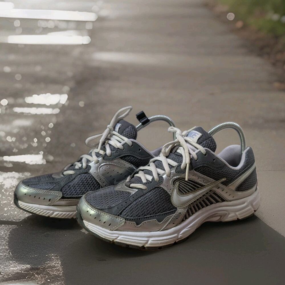 Nike Dart 7 Women's Running Shoes Size 8.5 Grey Silver Sneakers Y2K 354138-051